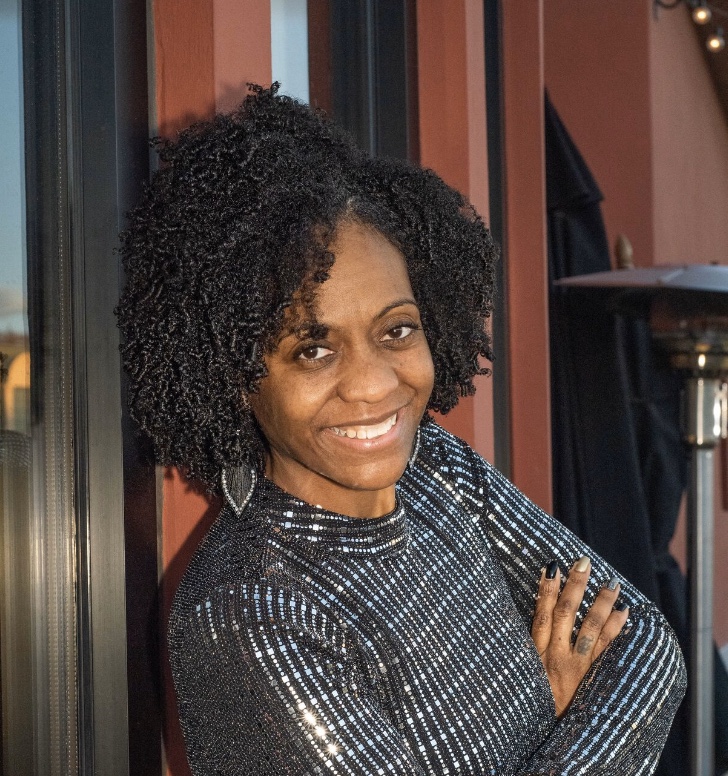 Tee Elaine Cross