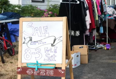 garage sale sign